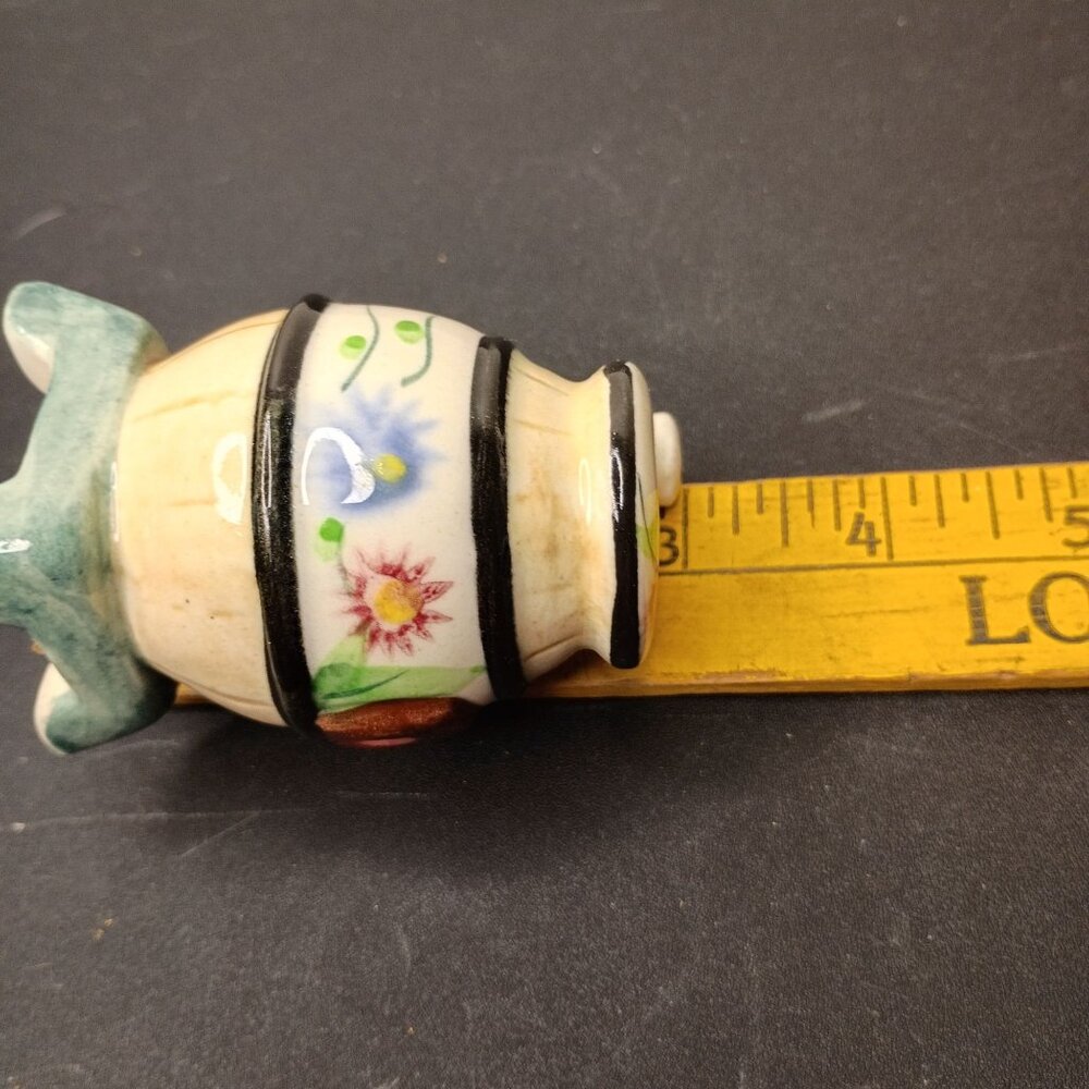 Vtg Napco Ceramics Pot Belly Stove Salt or Pepper Shaker Set Japan - Picture 7 of 12